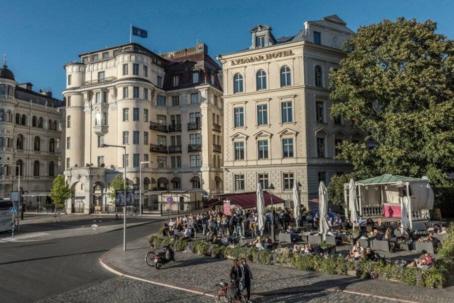 Lydmar Hotel facade