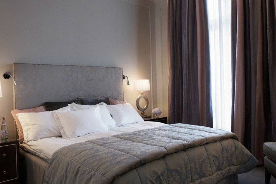 Grand Hôtel hotel bedroom