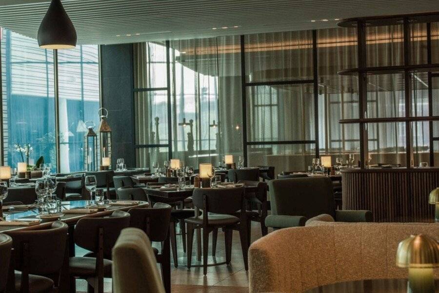 Radisson Blu Waterfront Hotel restaurant