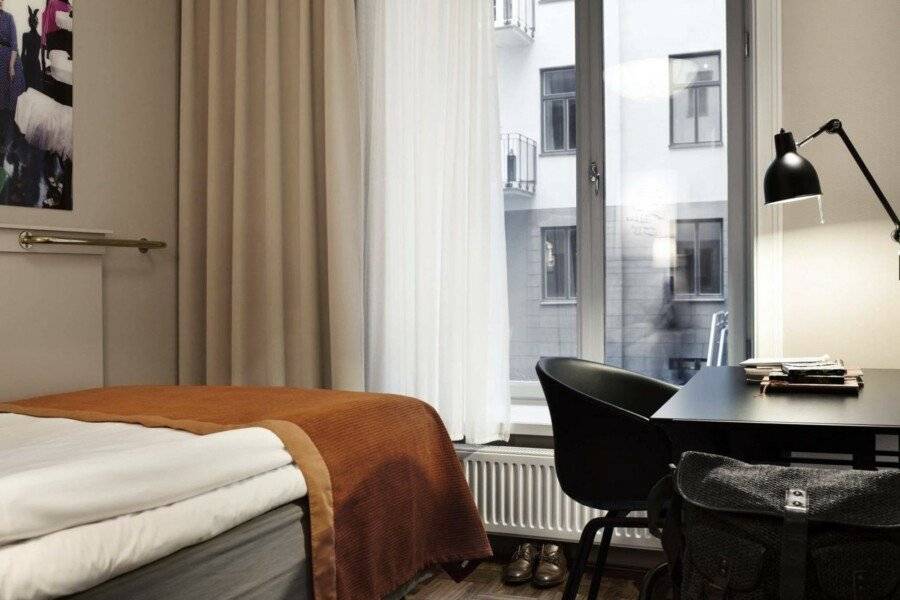 Scandic Grand Central hotel bedroom