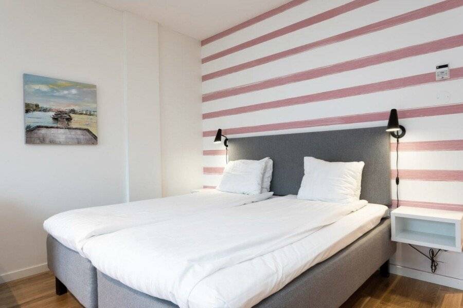 ApartDirect Hammarby Sjöstad hotel bedroom