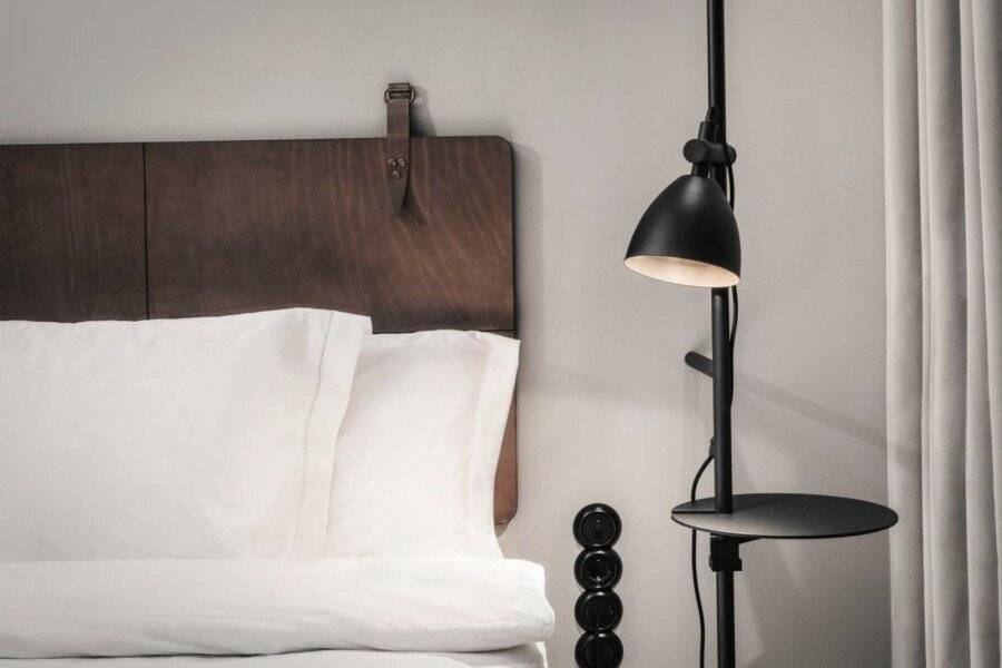 Blique by Nobis hotel bedroom