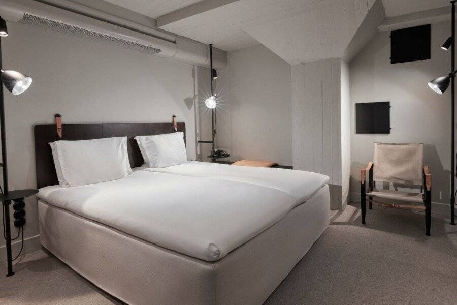 Blique by Nobis hotel bedroom