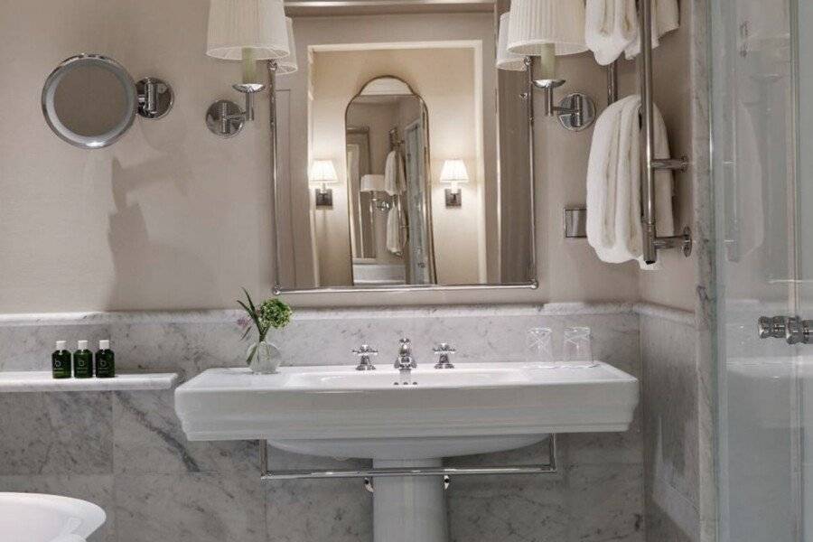 Villa Dagmar bathtub