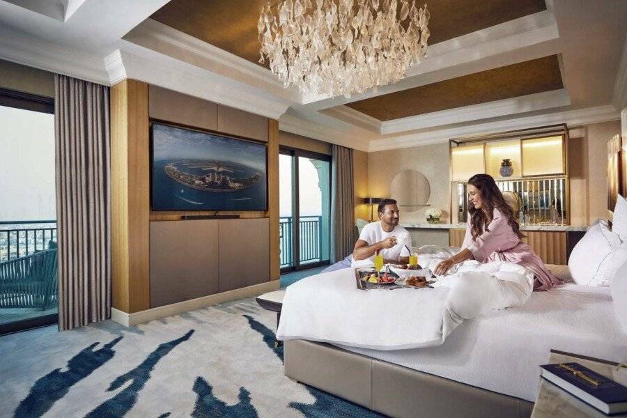 Atlantis, The Palm hotel bedroom,balcony