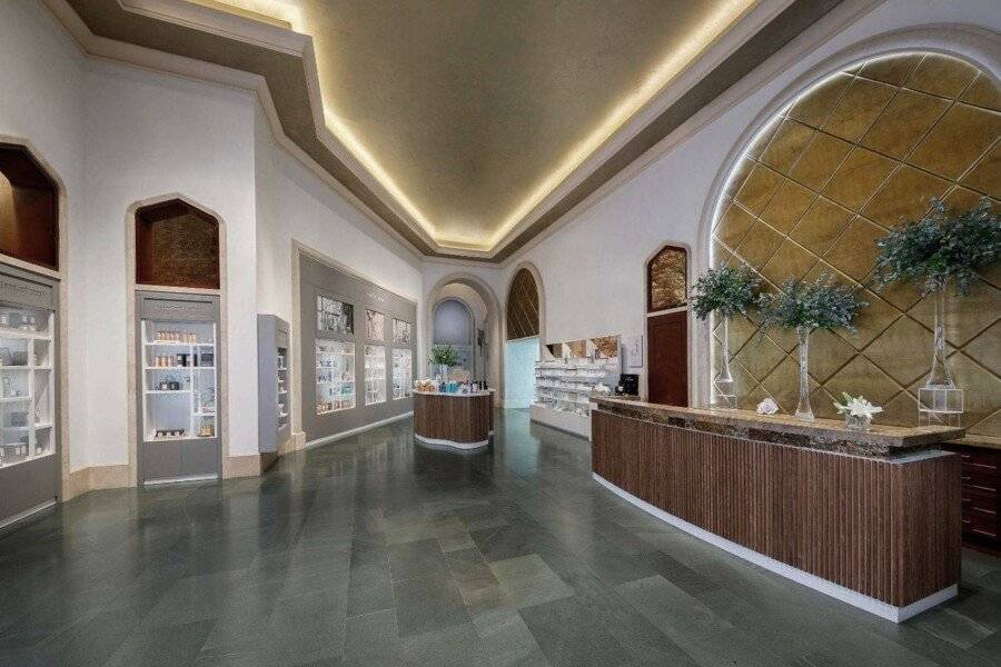 Atlantis, The Palm lobby,front desk,