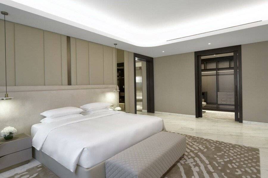 Grand Hyatt hotel bedroom