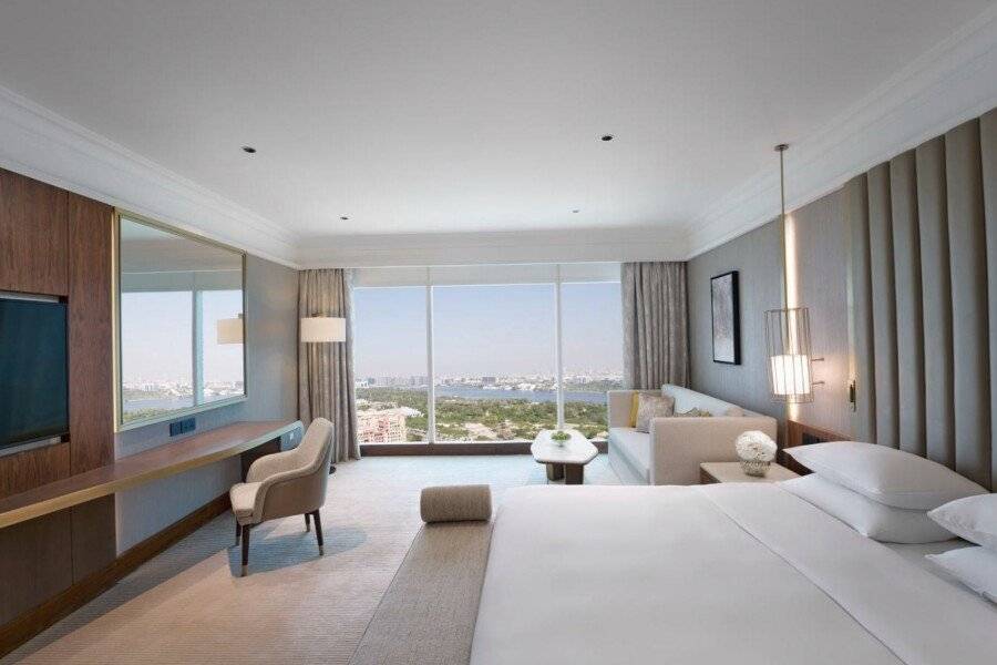 Grand Hyatt hotel bedroom