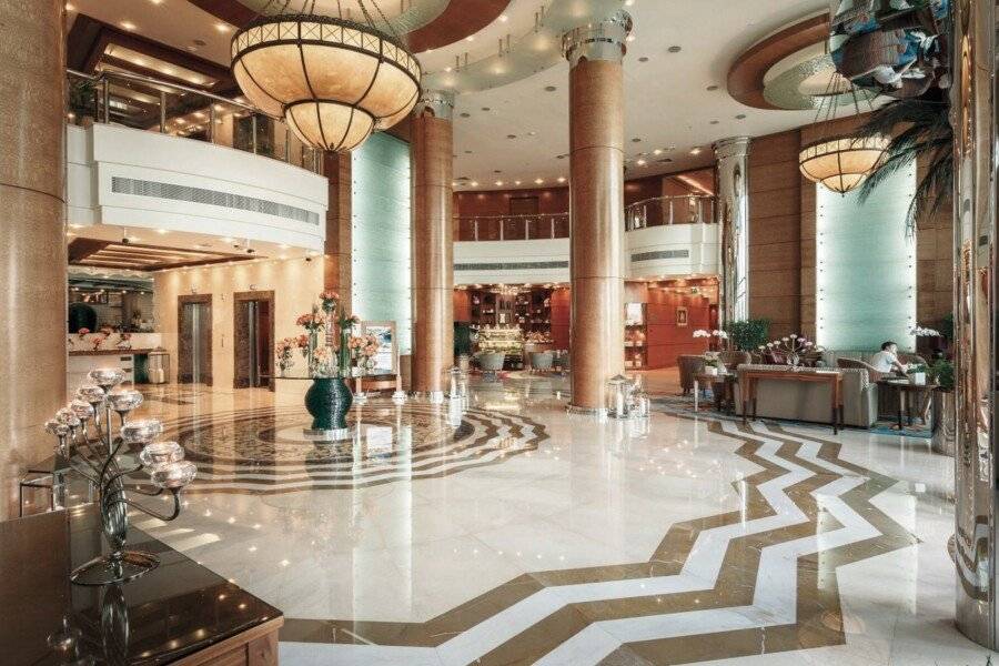 Swissôtel Al Murooj lobby