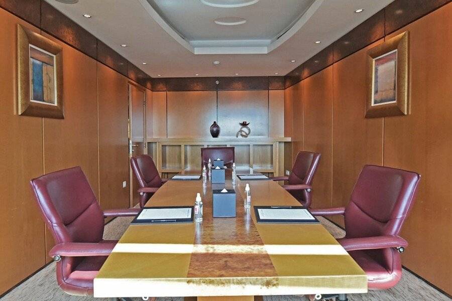 Swissôtel Al Murooj conference room,meeting room