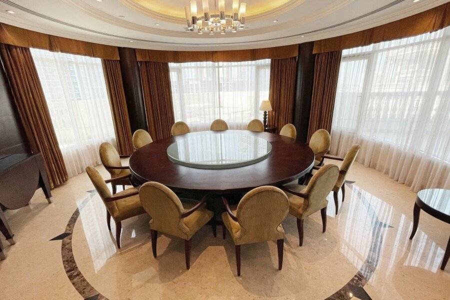 Swissôtel Al Murooj conference room