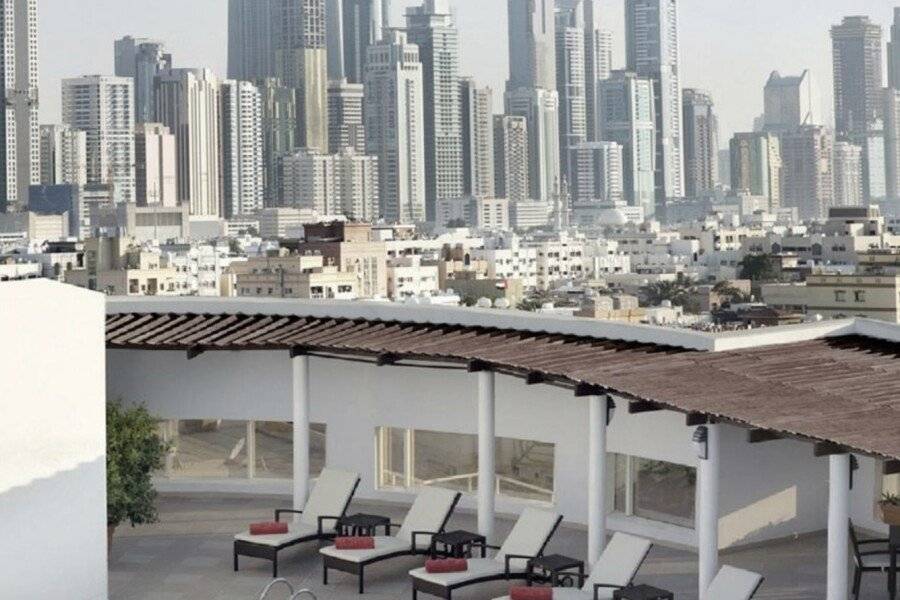 Jumeira Rotana – rooftop pool,ocean view