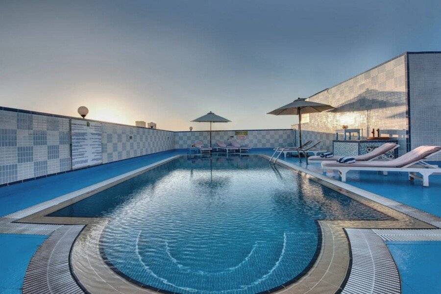 Comfort Inn Hotel Deira rooftop pool