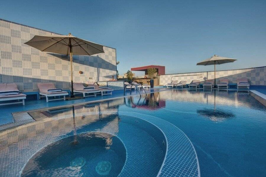 Comfort Inn Hotel Deira rooftop pool,spa,pool