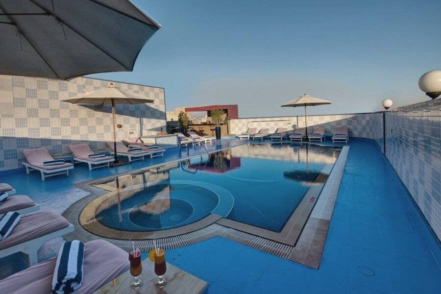 Comfort Inn Hotel Deira rooftop pool, outdoor pool