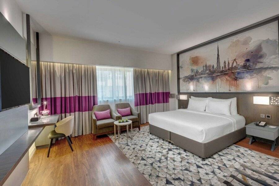 Howard Johnson Plaza by Wyndham Deira hotel bedroom