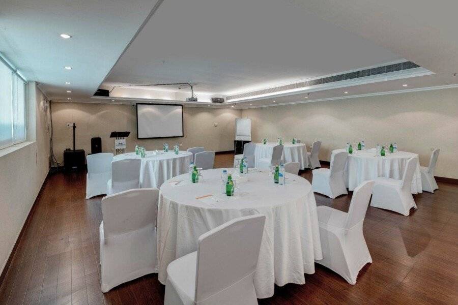 Howard Johnson Plaza by Wyndham Deira conference room,meeting room