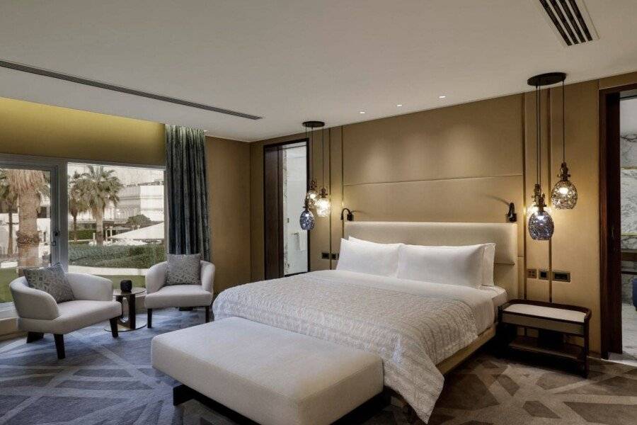 Le Méridien Hotel & Conference Centre hotel bedroom