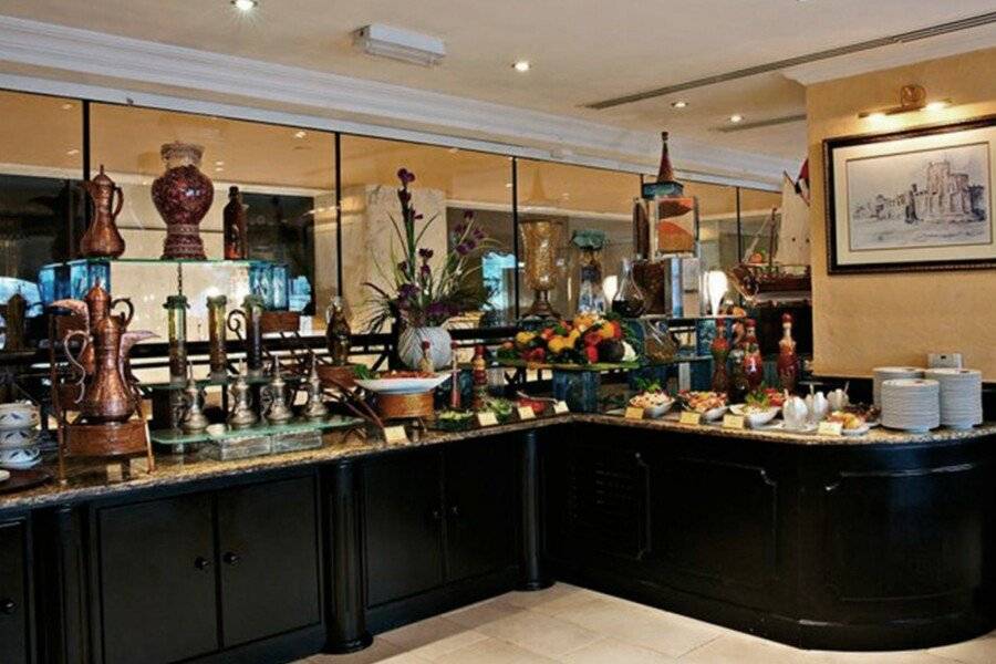 Arabian Courtyard Hotel & Spa restaurant, breakfast