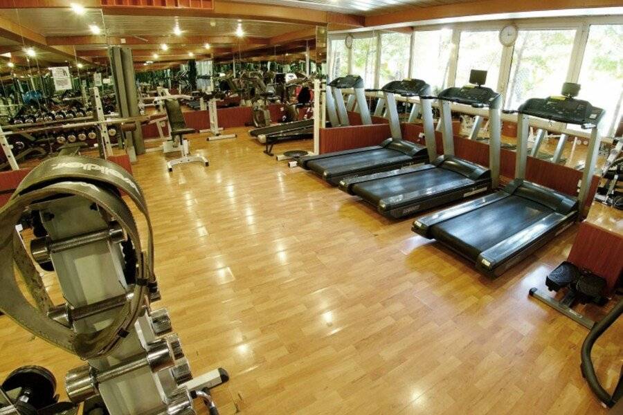 Arabian Courtyard Hotel & Spa fitness centre