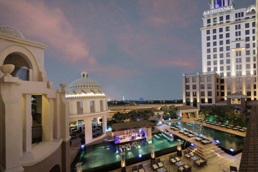 Kempinski Hotel Mall of the Emirates, facade, outdoor pool, bar