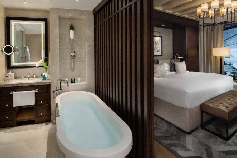 Kempinski Hotel Mall of the Emirates, hotel bedroom,bathtub