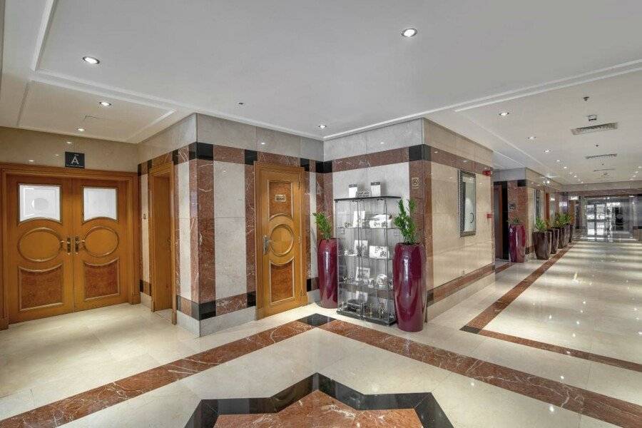 Majestic Premier Hotel Burdubai lobby