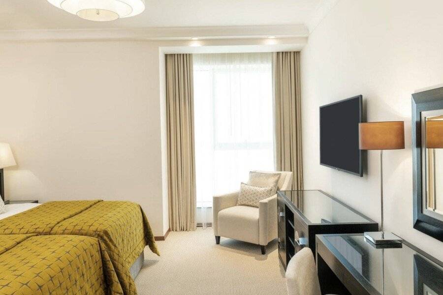 Grosvenor House, a Luxury Collection Hotel, hotel bedroom