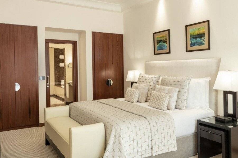 Grosvenor House, a Luxury Collection Hotel, hotel bedroom