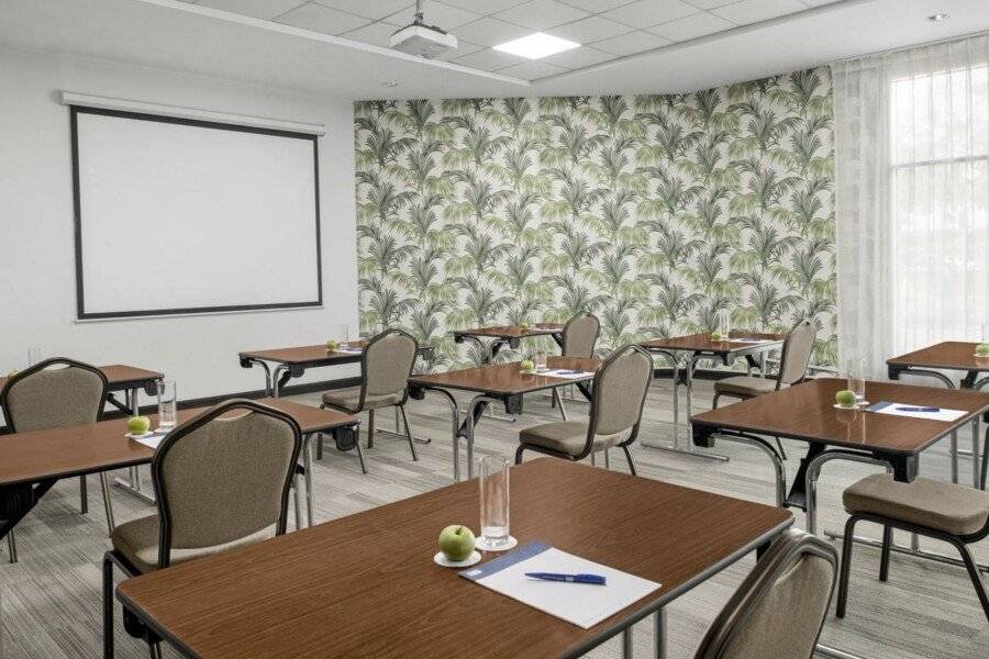 Holiday Inn Express Safa Park, an IHG Hotel conference room,meeting room