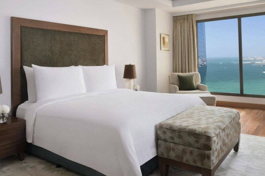 Mövenpick Hotel Jumeirah Beach hotel bedroom,ocean view