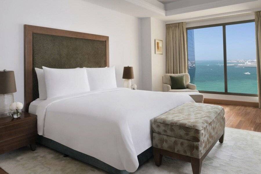 Mövenpick Hotel Jumeirah Beach hotel bedroom,ocean view