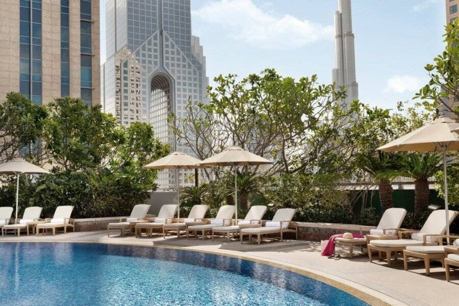 Shangri-La outdoor pool