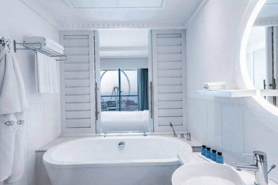 Sofitel Jumeirah Beach bathtub