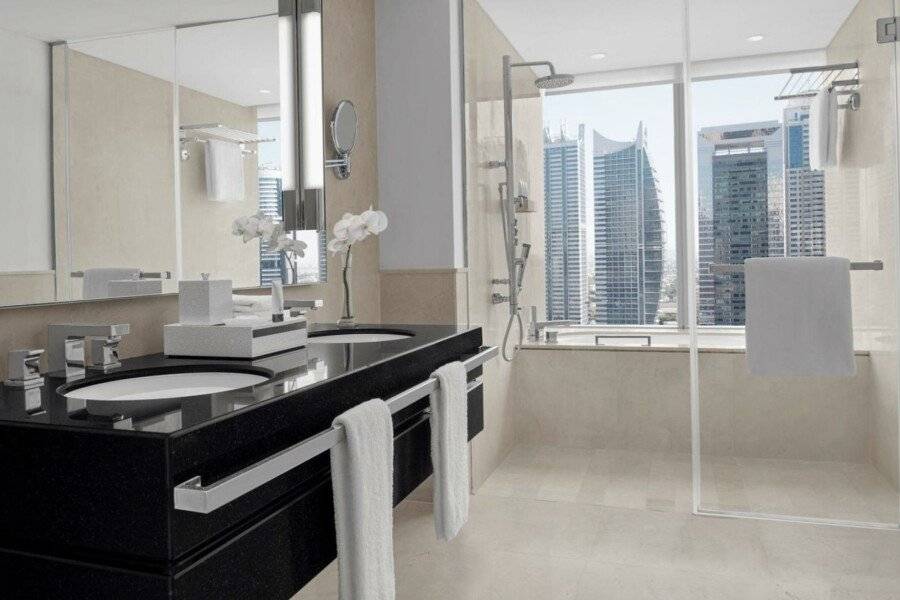 JW Marriott Hotel Dubai Marina bathtub