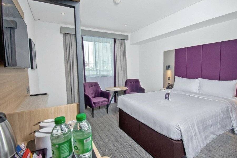 Premier Inn International Airport hotel bedroom