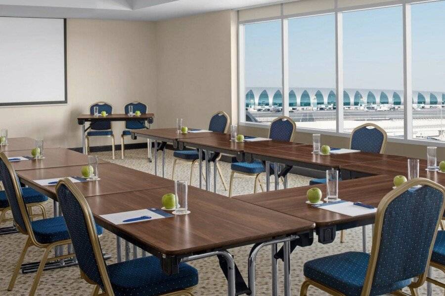 Holiday Inn Express Airport, an IHG Hotel conference room,meeting room