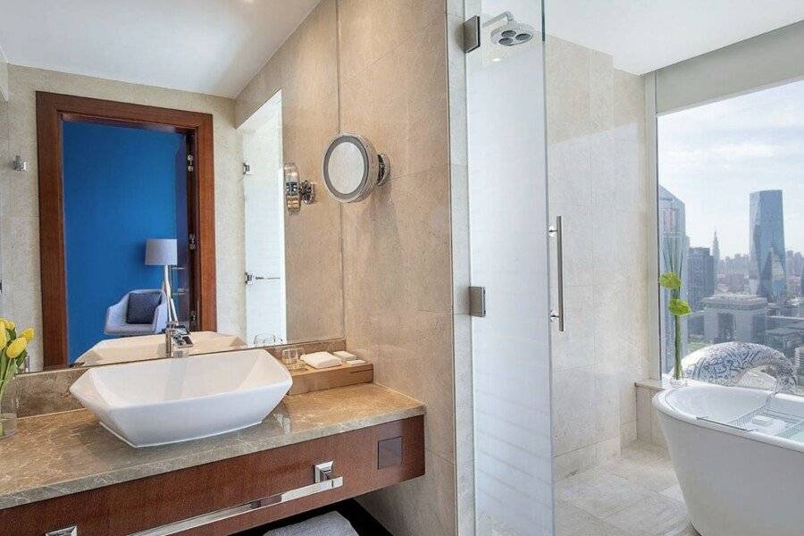 voco, an IHG Hotel bathtub