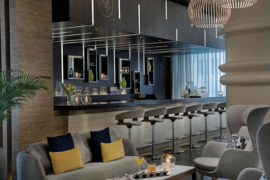 voco, an IHG Hotel bar,lounge