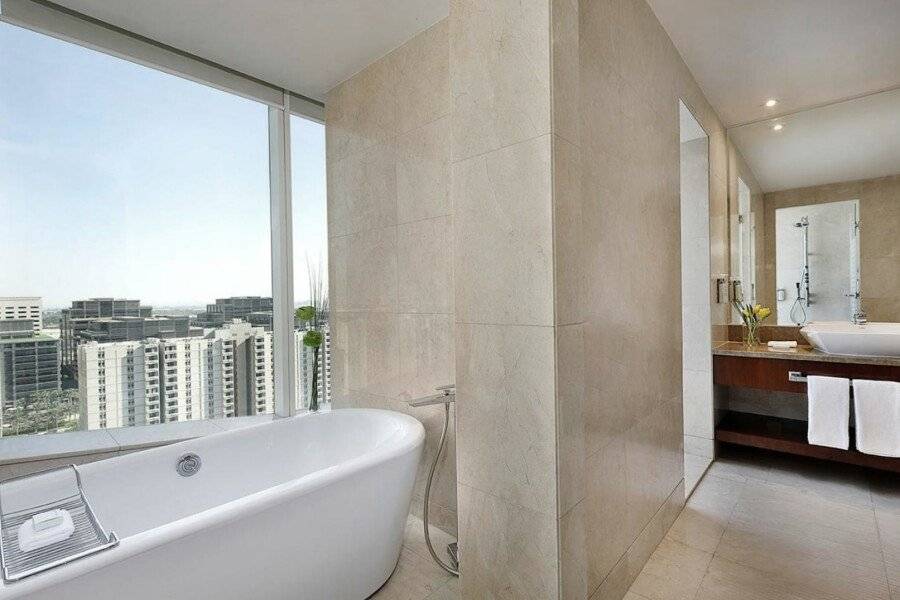 voco, an IHG Hotel bathtub,ocean view