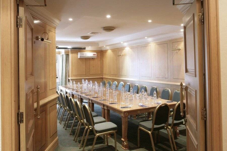 Chelsea Plaza Hotel conference room,meeting room