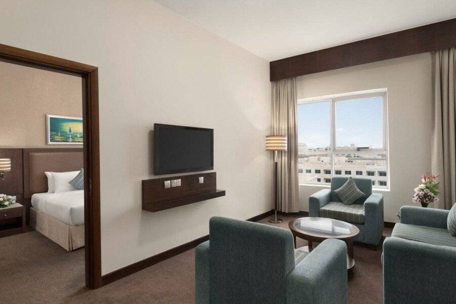 Ramada by Wyndham Deira hotel bedroom