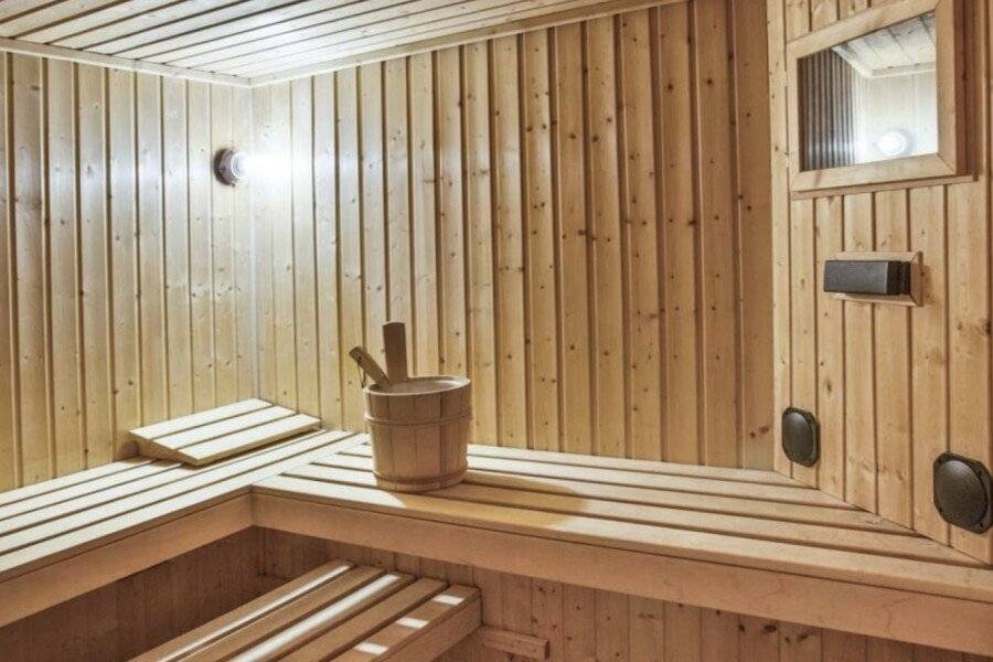 Ramada by Wyndham Deira sauna