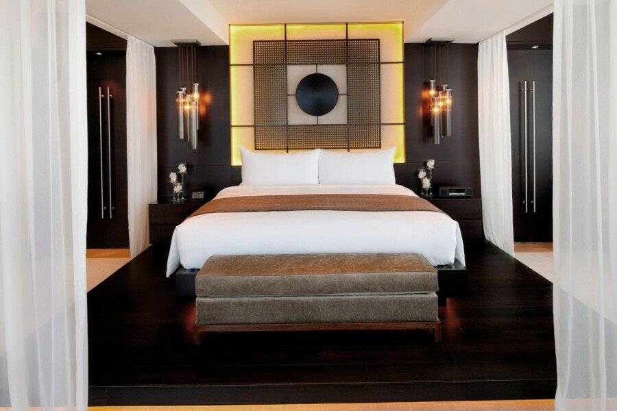 JW Marriott Marquis Hotel hotel bedroom