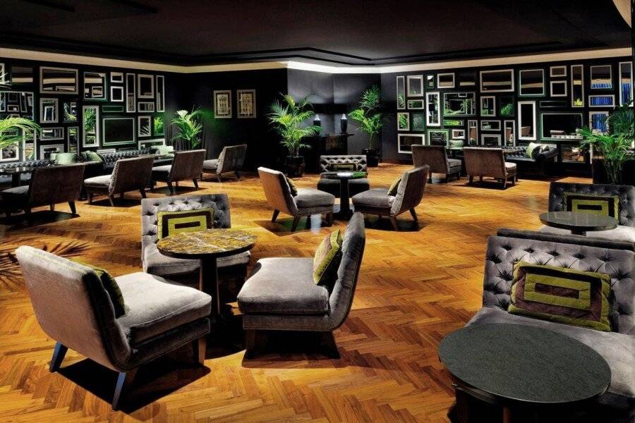 JW Marriott Marquis Hotel lounge