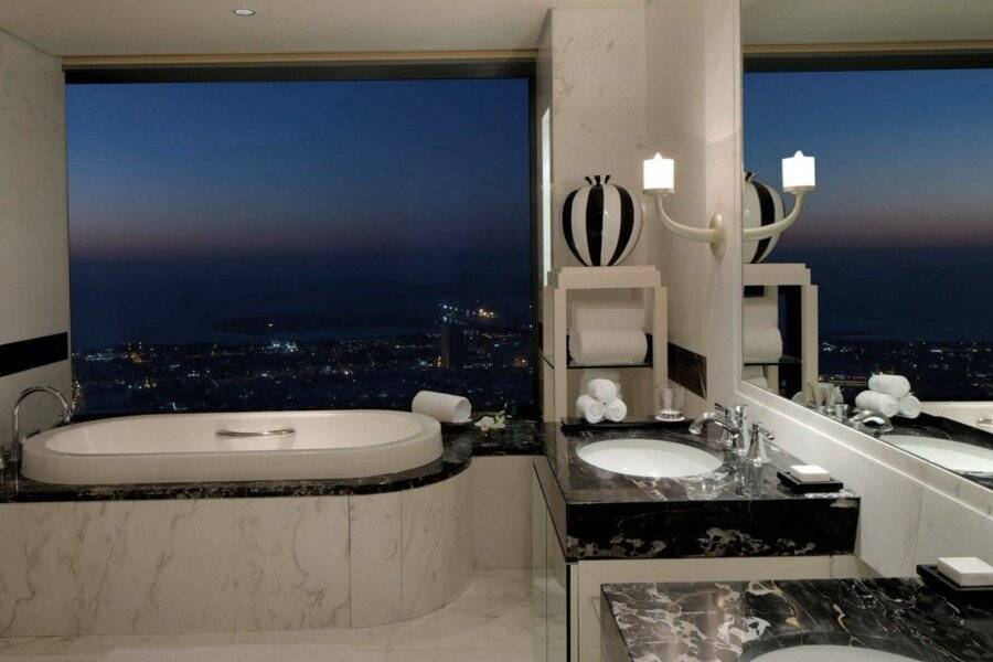 Conrad bathtub,ocean view