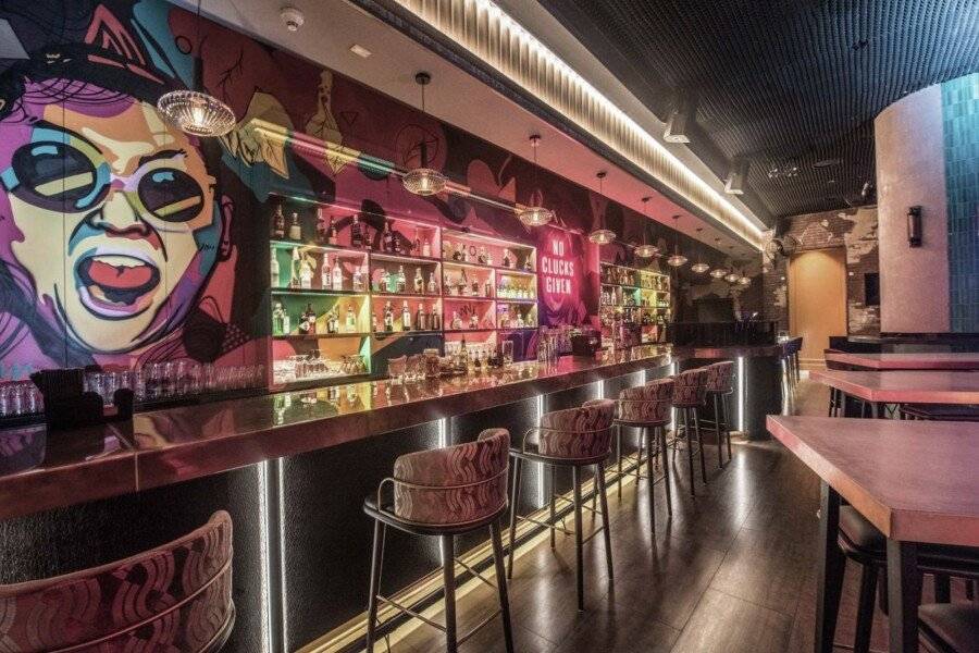 Conrad bar