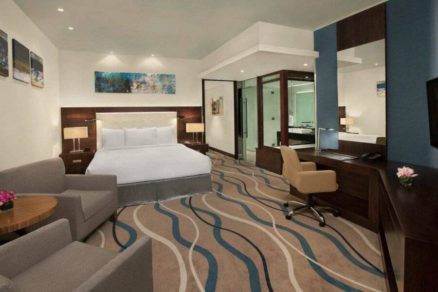 DoubleTree by Hilton Hotel and Residences – Al Barsha hotel bedroom