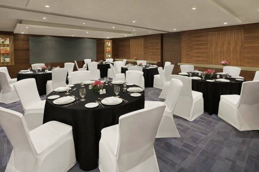 DoubleTree by Hilton Hotel and Residences – Al Barsha conference room