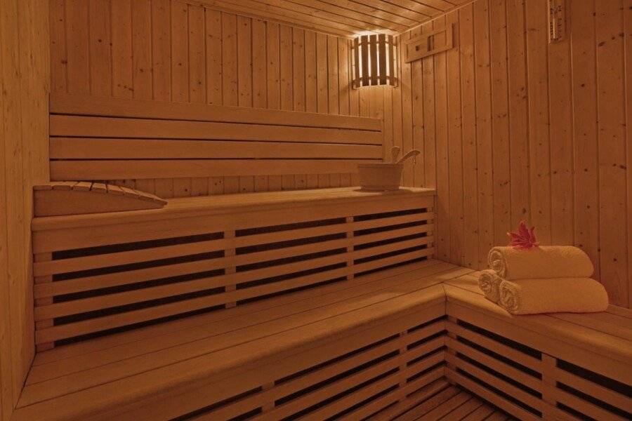 DoubleTree by Hilton Hotel and Residences – Al Barsha sauna